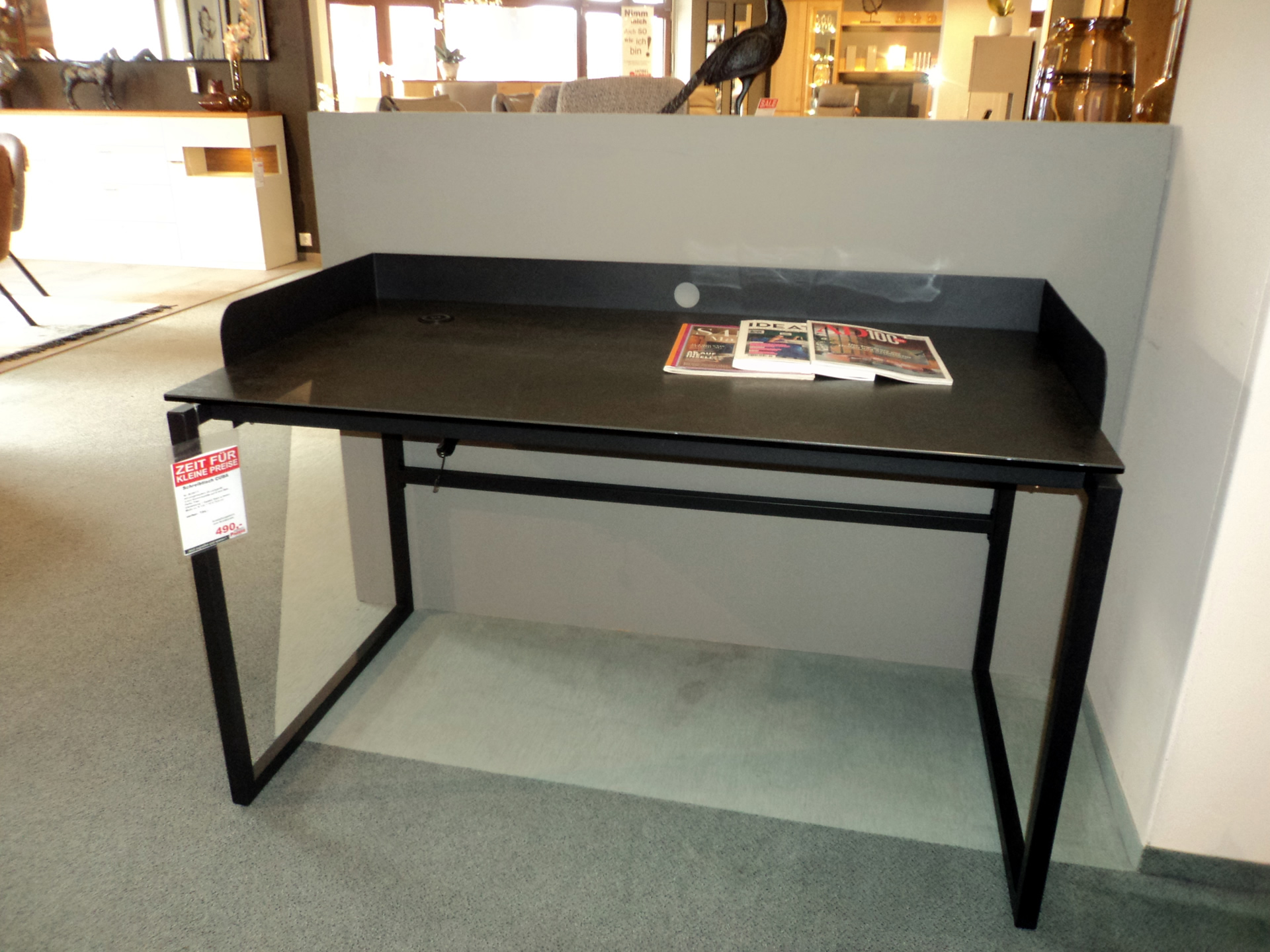 Kleiner Schreibtisch Cuba mit Keramikplatte