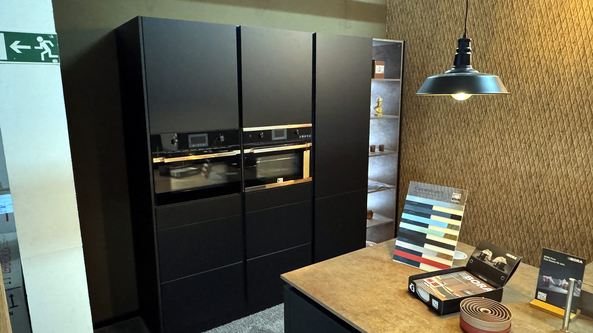 Nobilia Touch SCHWARZ und BRONZE