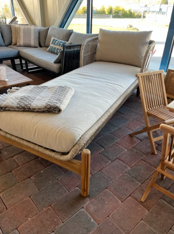 Gartenliege inklusive Polster beige