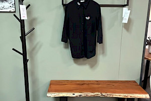 Garderobe Akazie massiv mit Baumkante, Metall