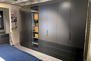 Hülsta Kleiderschrank + 2 Nako + Kommode