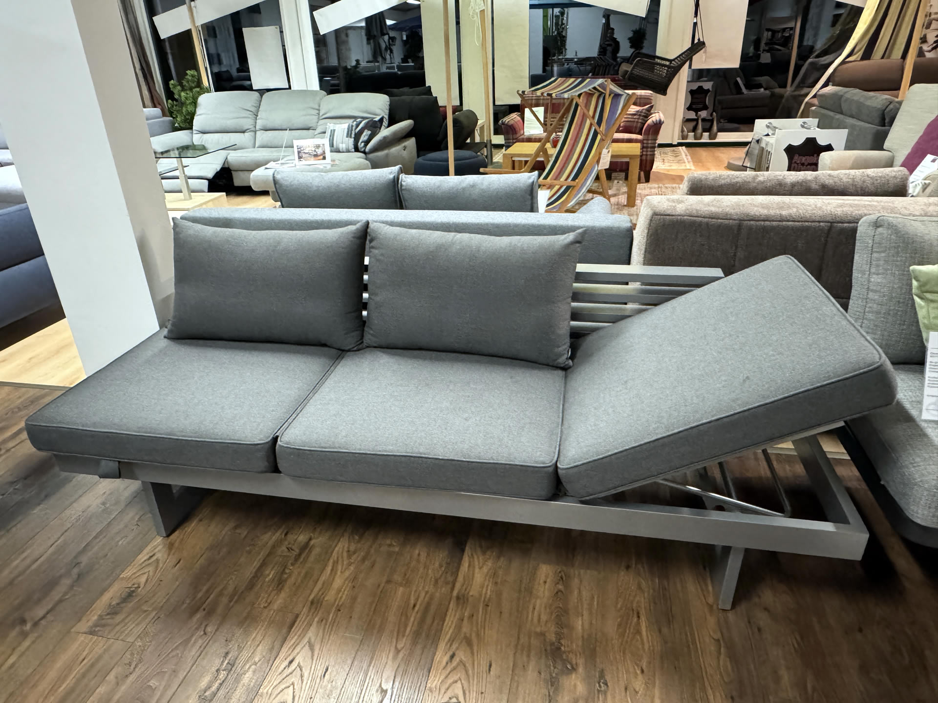 Outdoor Lounge Holly