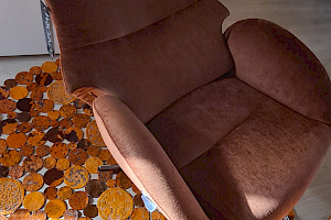 Conform Globe Sessel mit Hocker