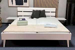 Bett 180x200cm Massivholz Kiefer astfrei weiß inkl