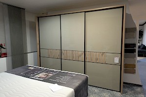 Kleiderschrank
