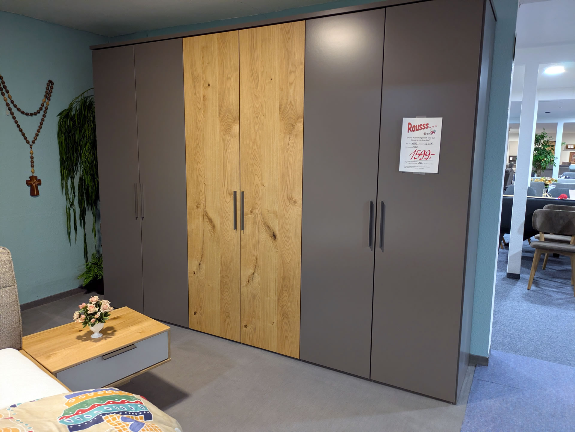 Kleiderschrank