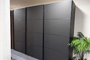 Kleiderschrank